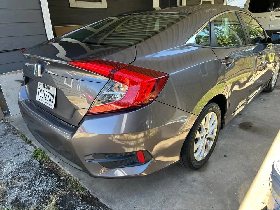 2018 Honda Civic 10th Gen - Image 2 of 5