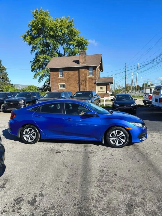 2018 Honda Civic 10th Gen - Image 10 of 12