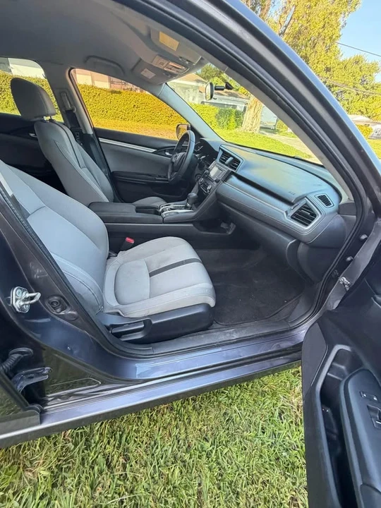 2018 Honda Civic 10th Gen - Image 18 of 20