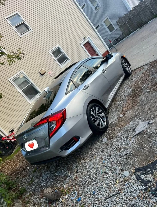 2018 Honda Civic 10th Gen - Image 3 of 17