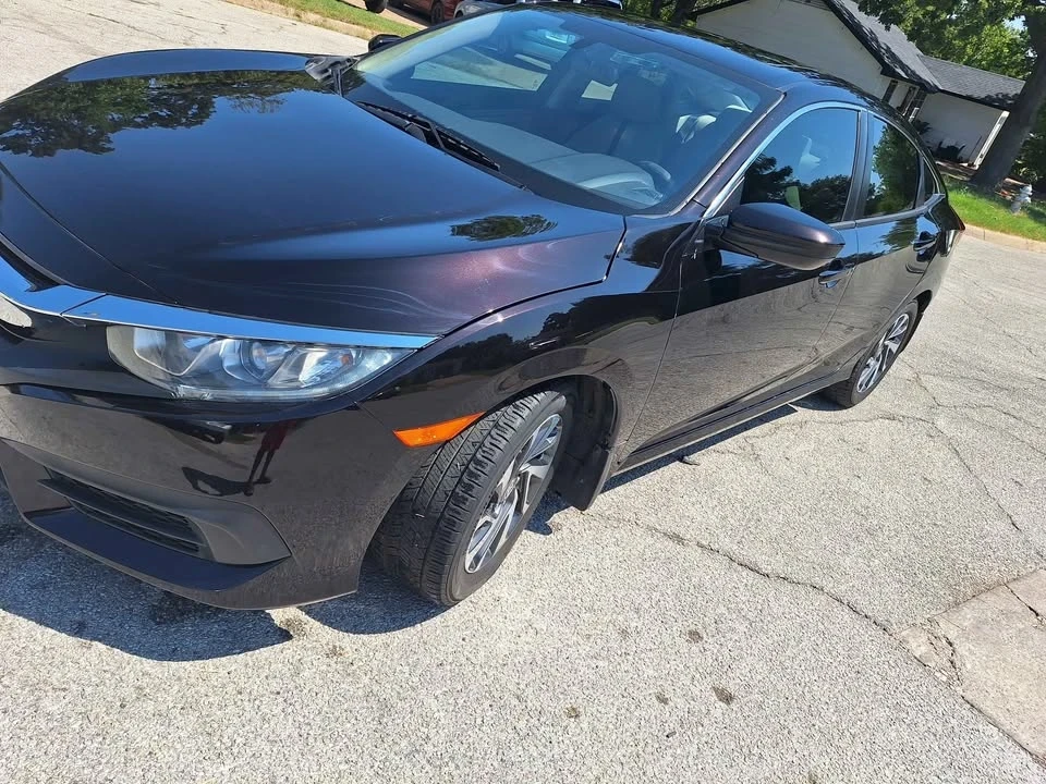 2018 Honda Civic 10th Gen - Image 8 of 10