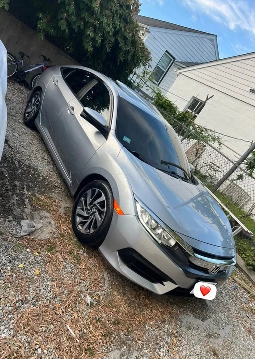 2018 Honda Civic 10th Gen - Image 7 of 17