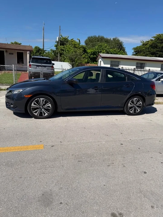 2018 Honda Civic 10th Gen - Image 7 of 16