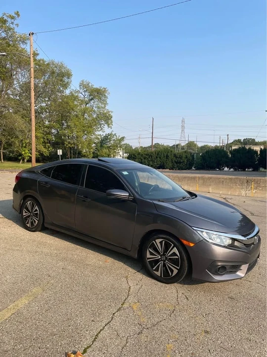 2018 Honda Civic 10th Gen - Image 6 of 20