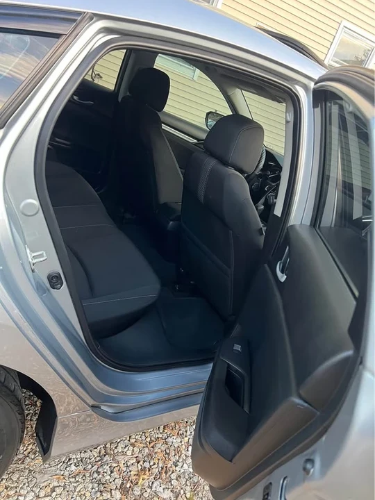 2018 Honda Civic 10th Gen - Image 12 of 17