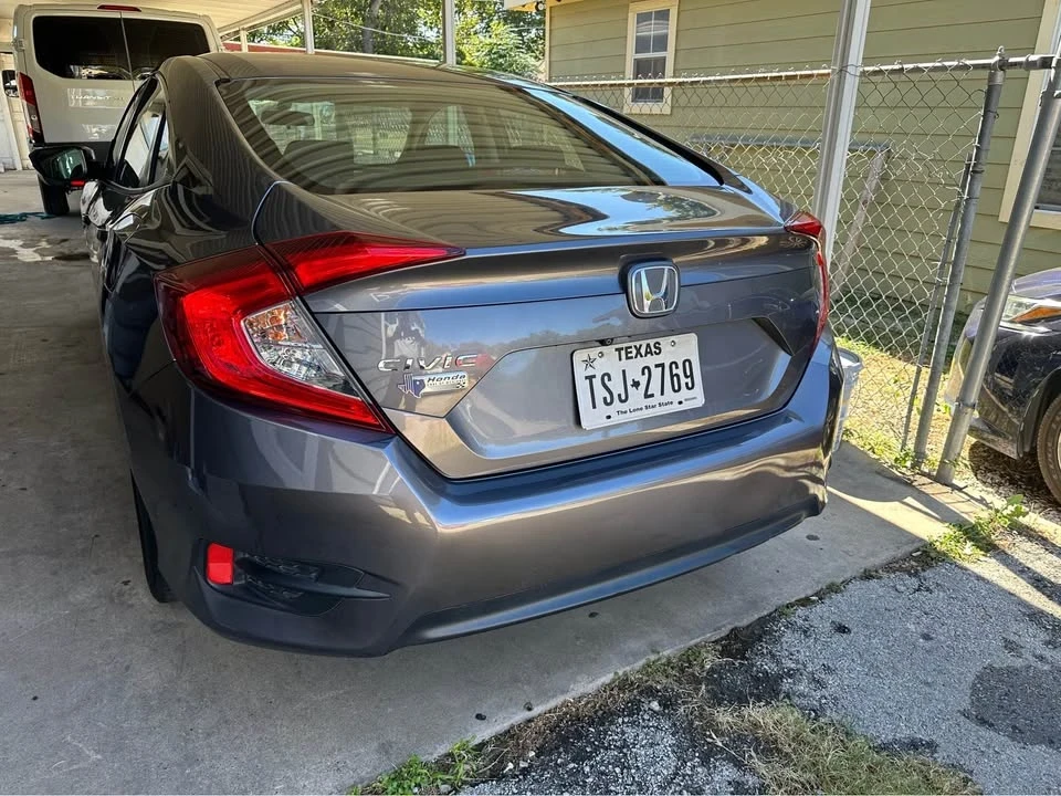 2018 Honda Civic 10th Gen - Image 3 of 5
