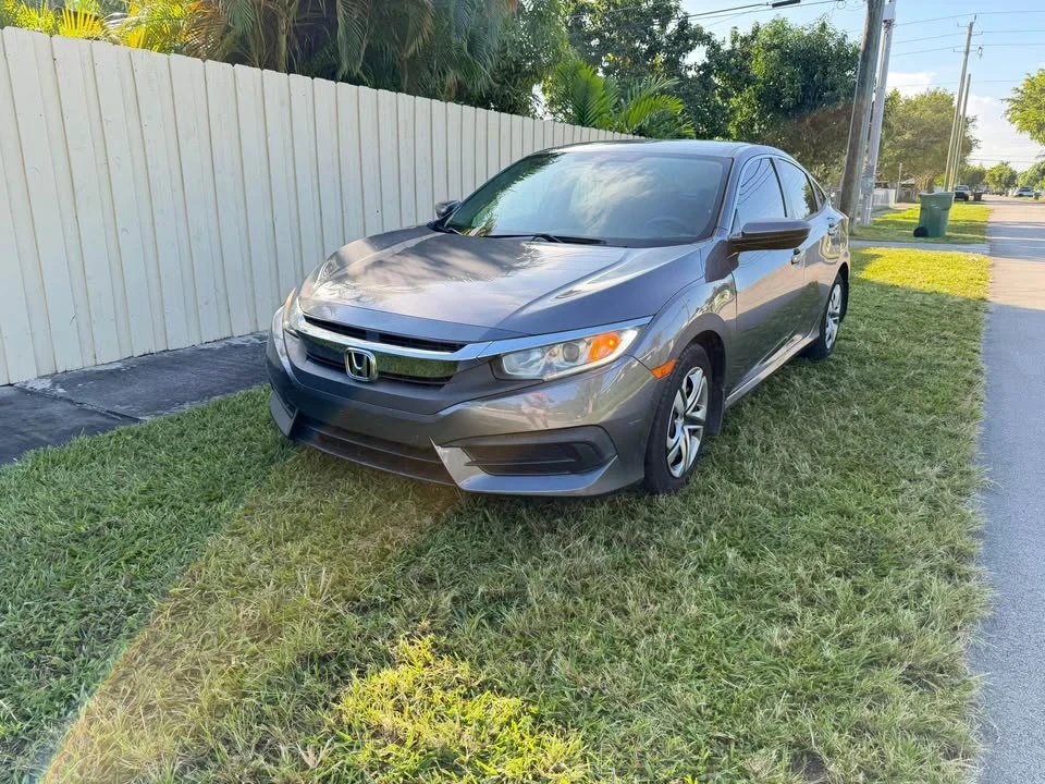2018 Honda Civic 10th Gen - Image 4 of 20
