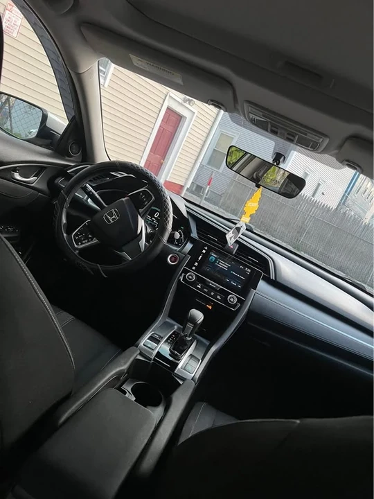 2018 Honda Civic 10th Gen - Image 11 of 17