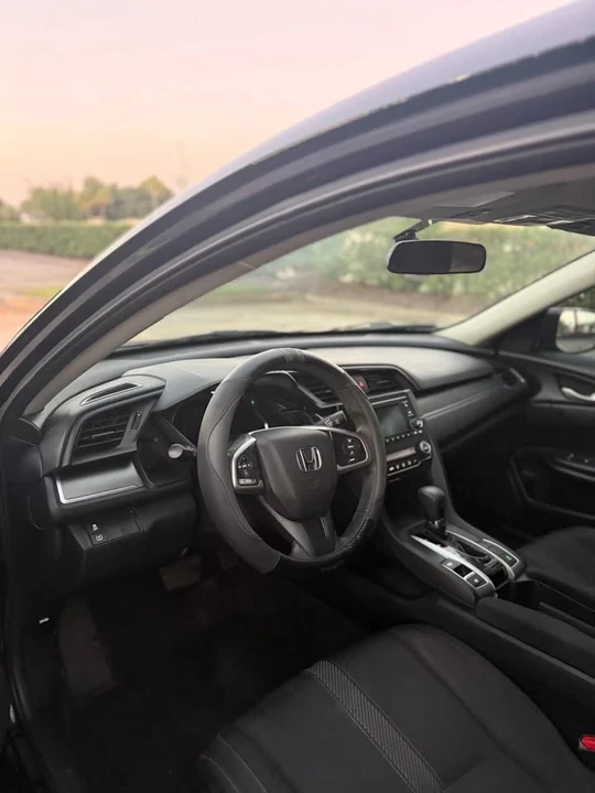 2018 Honda Civic 10th Gen - Image 9 of 9