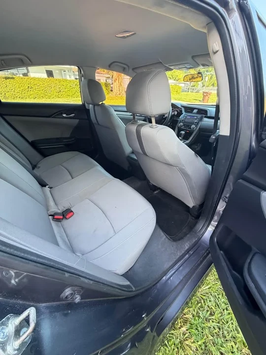 2018 Honda Civic 10th Gen - Image 17 of 20
