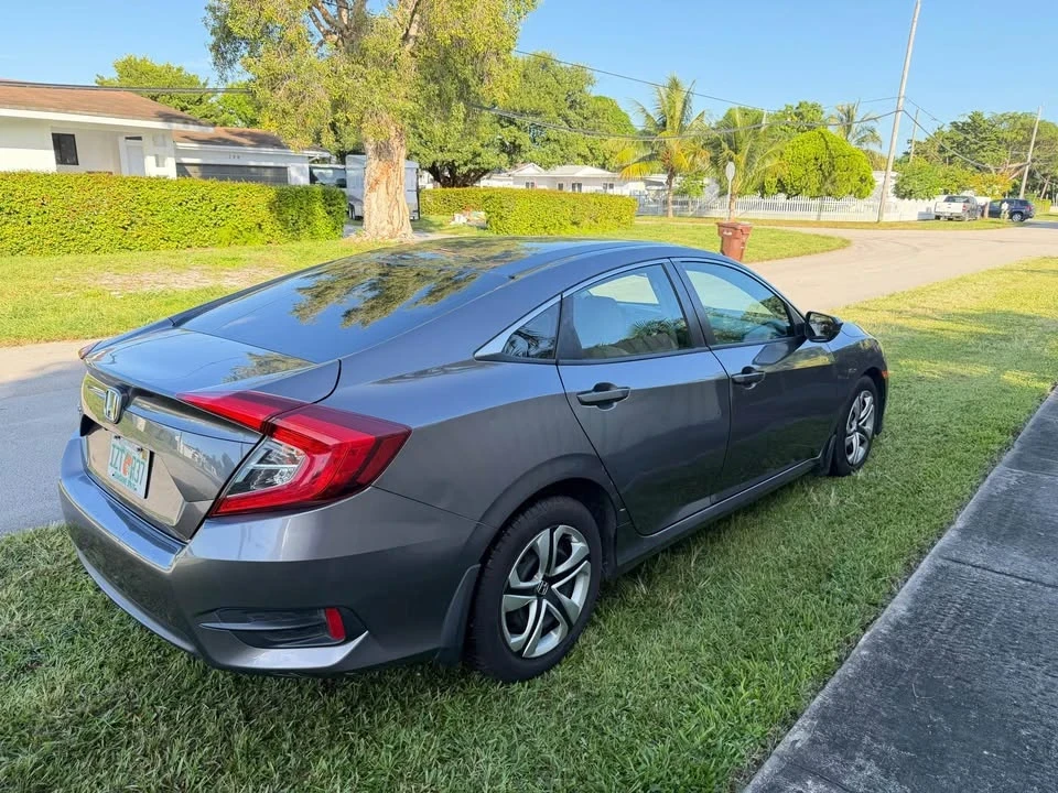 2018 Honda Civic 10th Gen - Image 19 of 20