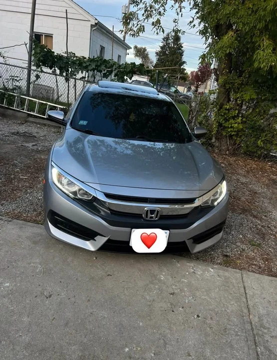 2018 Honda Civic 10th Gen - Image 4 of 17