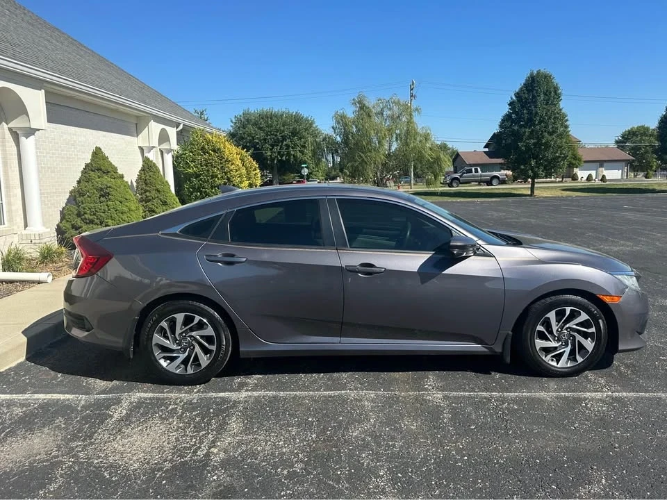 2018 Honda Civic 10th Gen - Image 7 of 13