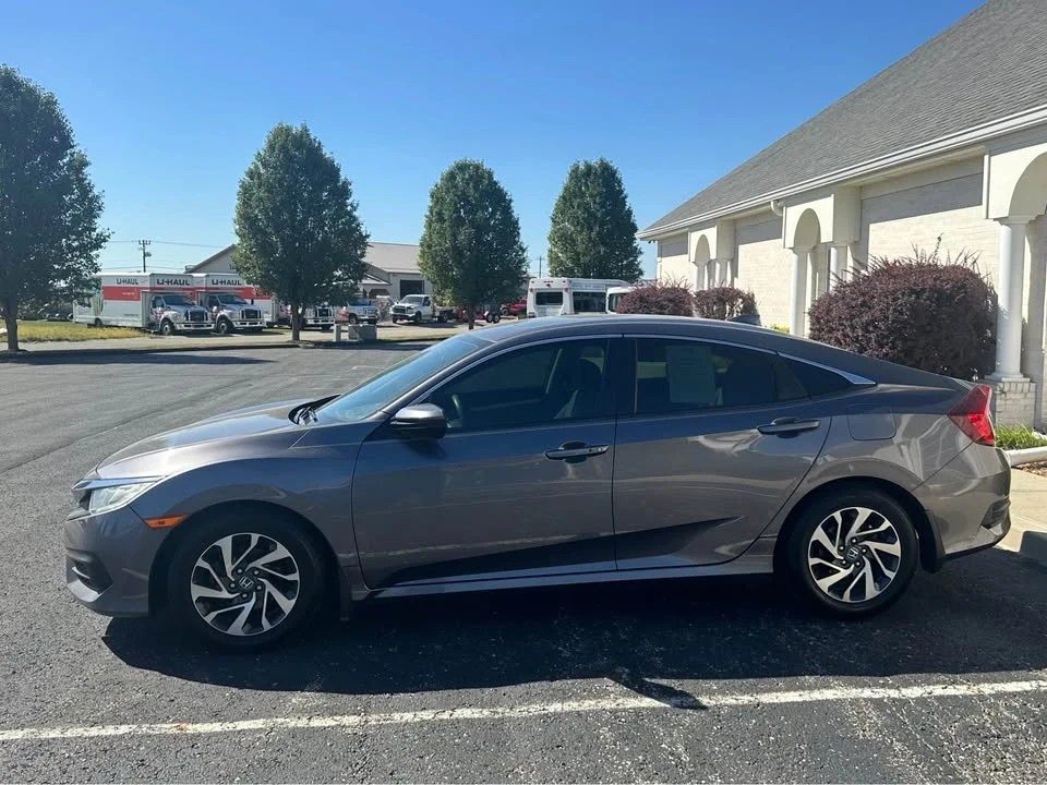 2018 Honda Civic 10th Gen - Image 4 of 13