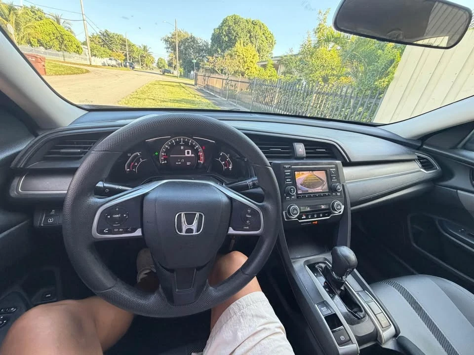 2018 Honda Civic 10th Gen - Image 13 of 20