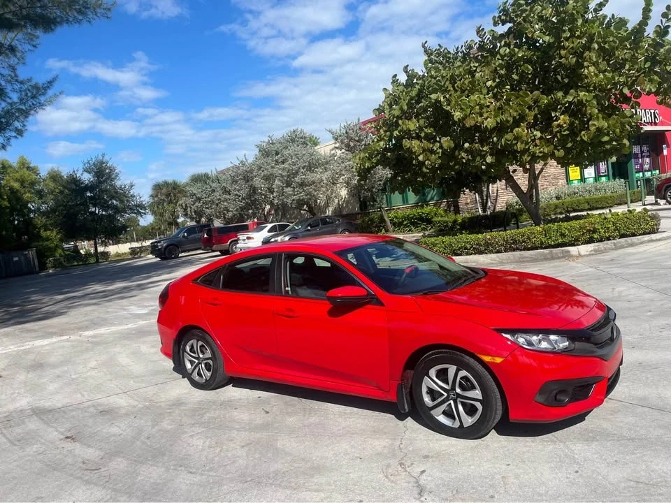 2018 Honda Civic 10th Gen - Image 8 of 13