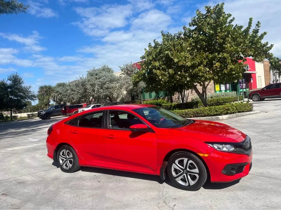 2018 Honda Civic 10th Gen - Image 7 of 9