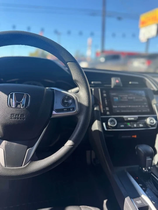 2018 Honda Civic 10th Gen - Image 8 of 11