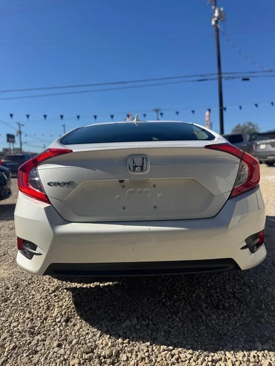 2018 Honda Civic 10th Gen - Image 5 of 11