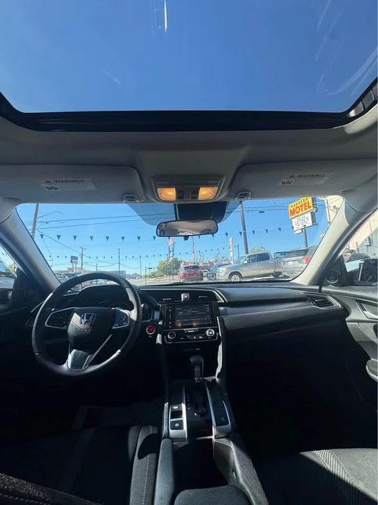 2018 Honda Civic 10th Gen - Image 7 of 11