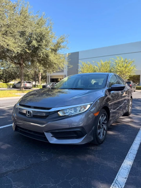 2018 Honda Civic 10th Gen - Image 3 of 10