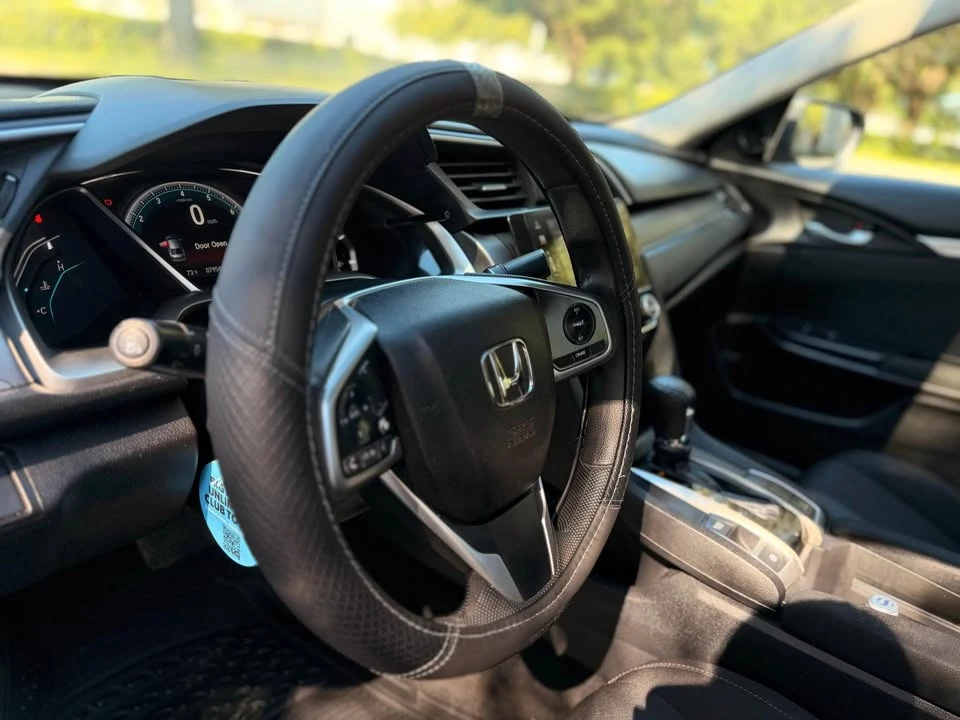 2018 Honda Civic 10th Gen - Image 7 of 10