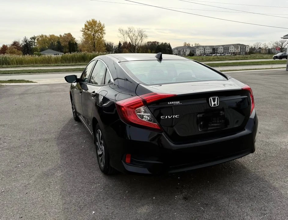 2018 Honda Civic 10th Gen - Image 4 of 16