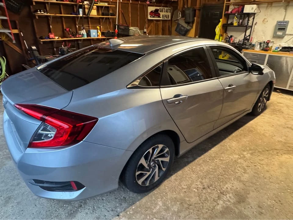 2018 Honda Civic 10th Gen - Image 5 of 10