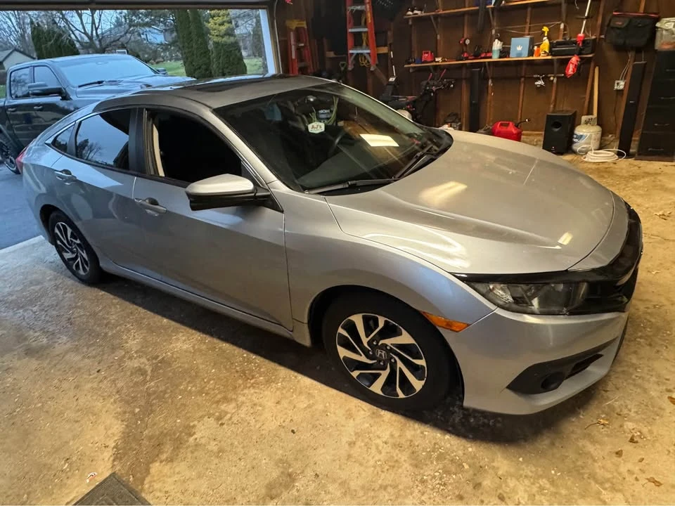 2018 Honda Civic 10th Gen - Image 3 of 10
