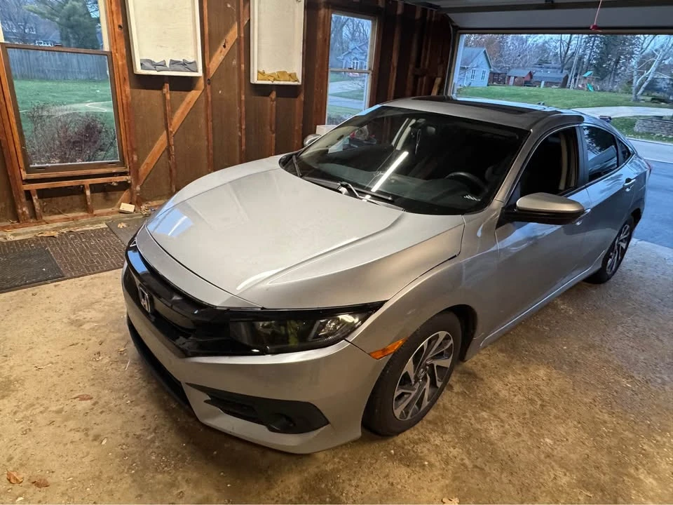 2018 Honda Civic 10th Gen - Image 2 of 10