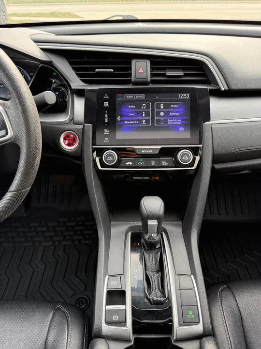 2018 Honda Civic 10th Gen - Image 13 of 16
