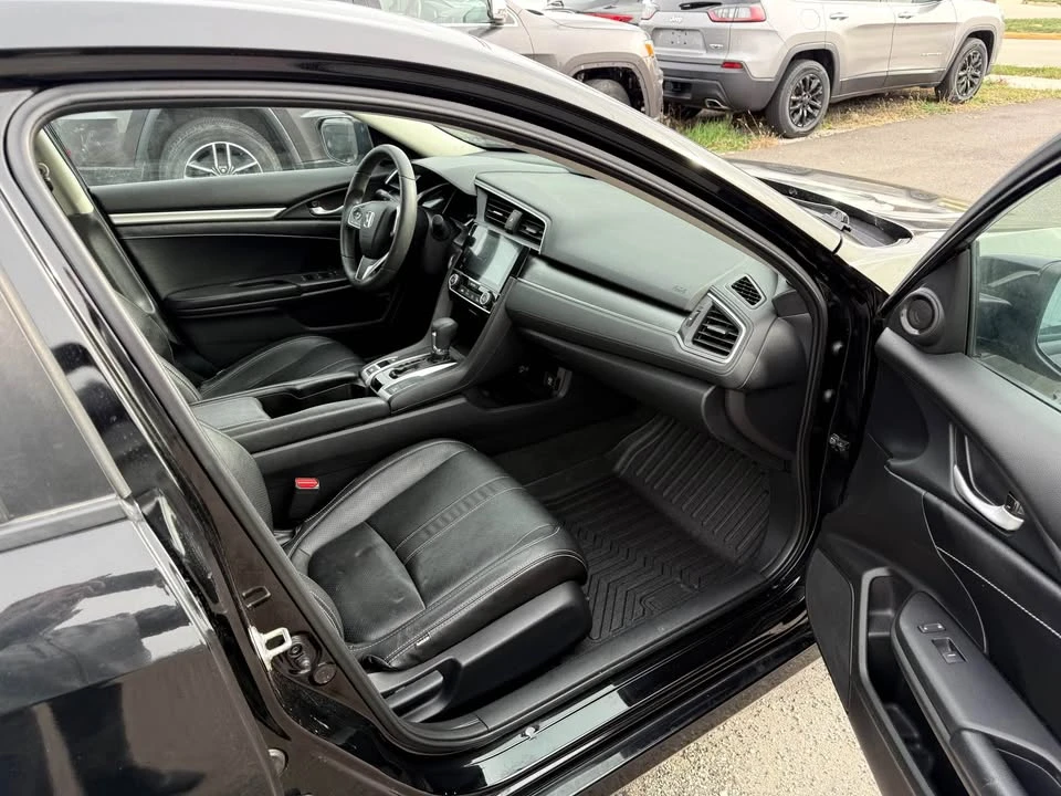 2018 Honda Civic 10th Gen - Image 11 of 16