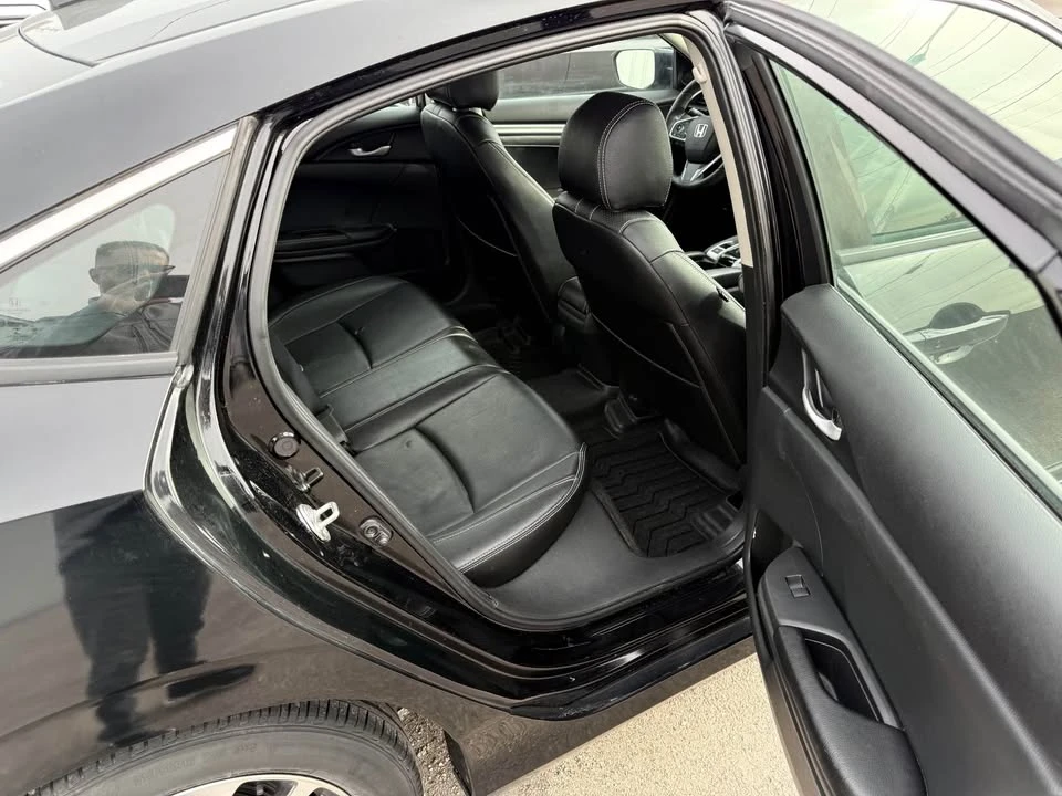 2018 Honda Civic 10th Gen - Image 10 of 16