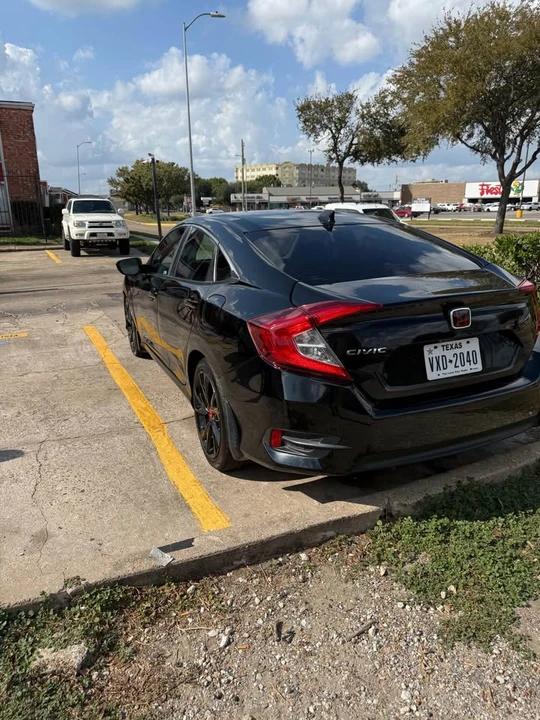 2018 Honda Civic 10th Gen - Image 2 of 5