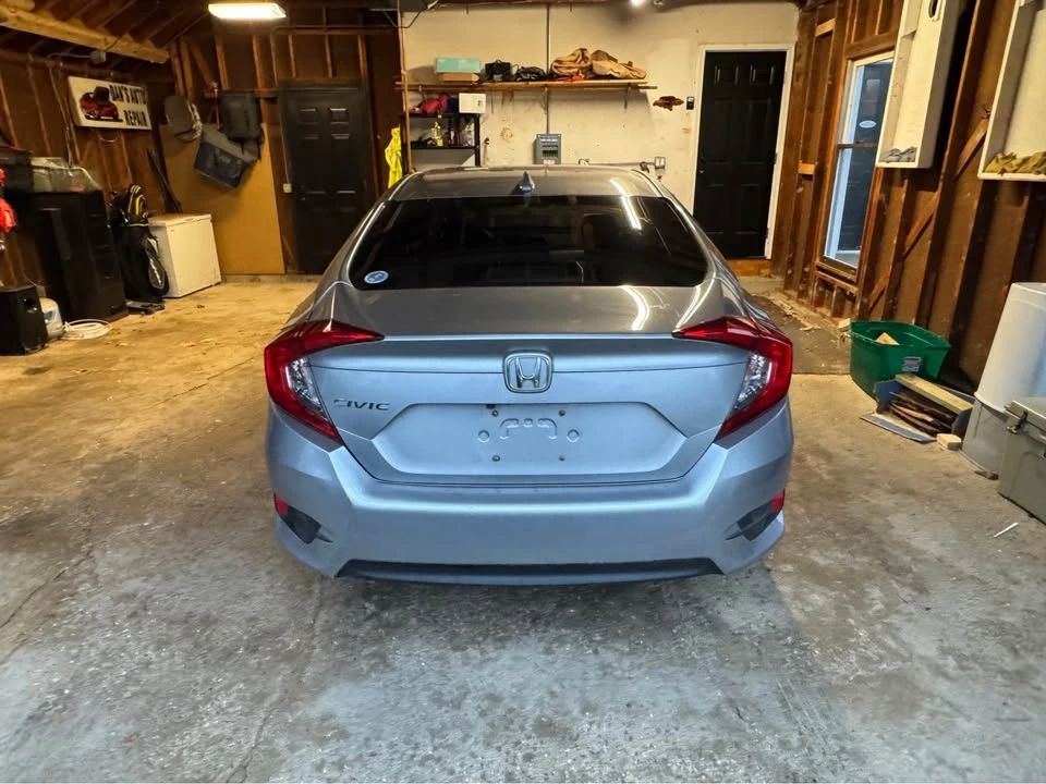 2018 Honda Civic 10th Gen - Image 4 of 10