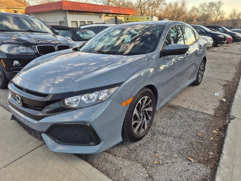 2018 Honda Civic 10th Gen - Image 10 of 13