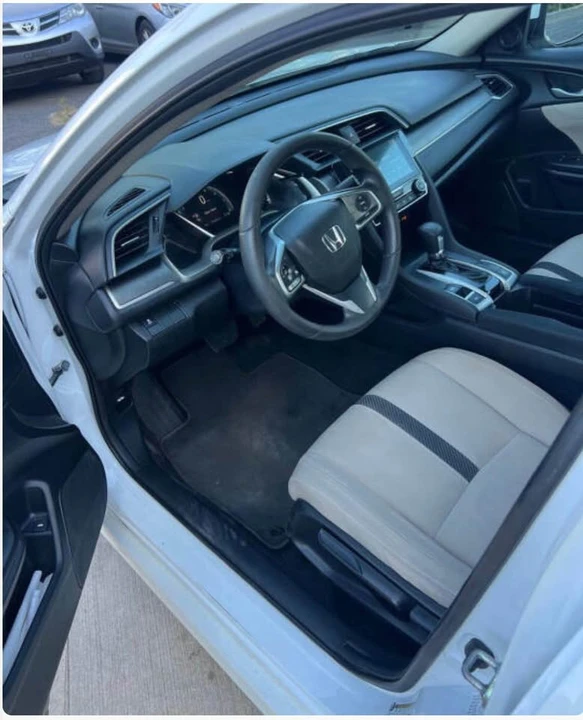 2018 Honda Civic 10th Gen - Image 8 of 11