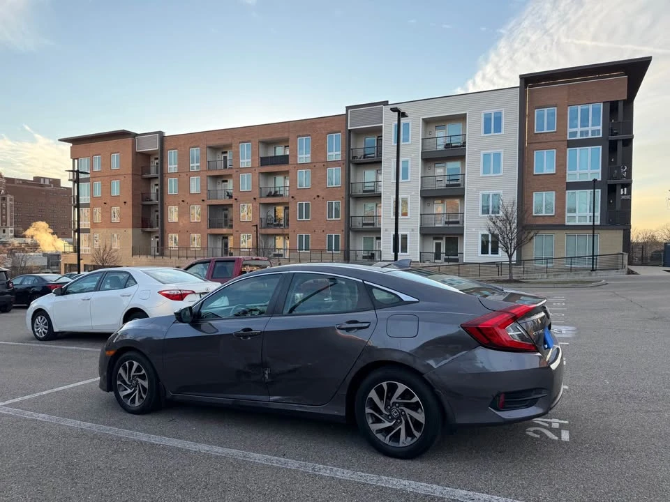 2018 Honda Civic 10th Gen - Image 15 of 17