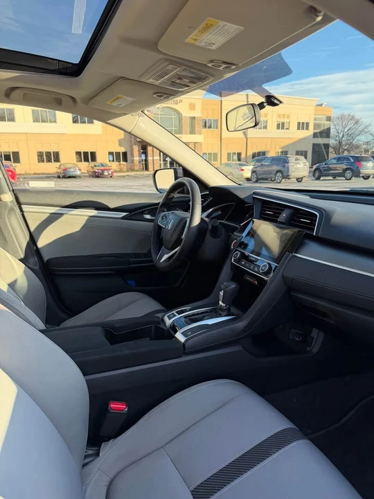 2018 Honda Civic 10th Gen - Image 12 of 17