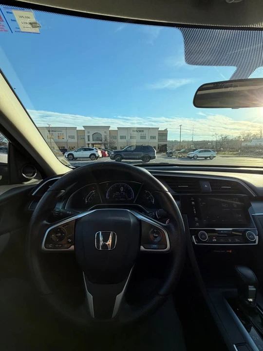 2018 Honda Civic 10th Gen - Image 16 of 17