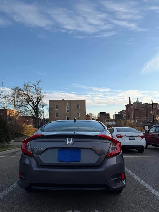 2018 Honda Civic 10th Gen - Image 4 of 17