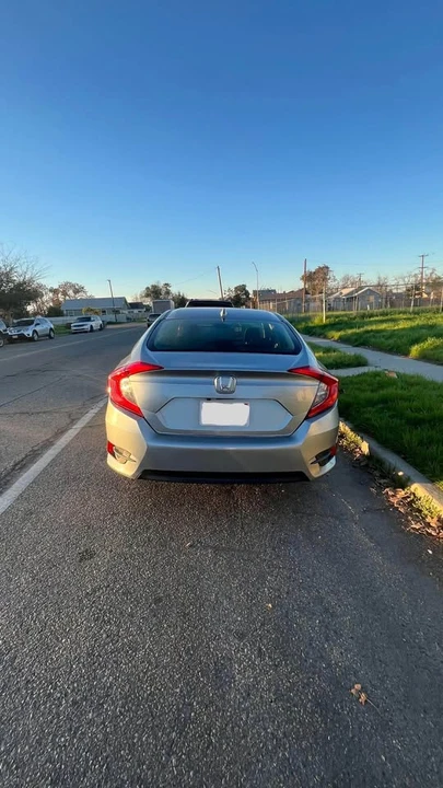 2018 Honda Civic 10th Gen - Image 4 of 10