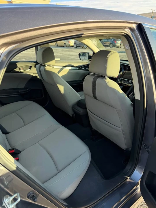 2018 Honda Civic 10th Gen - Image 13 of 17
