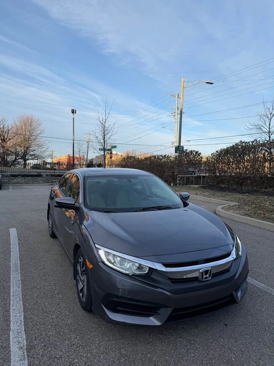 2018 Honda Civic 10th Gen - Image 7 of 17