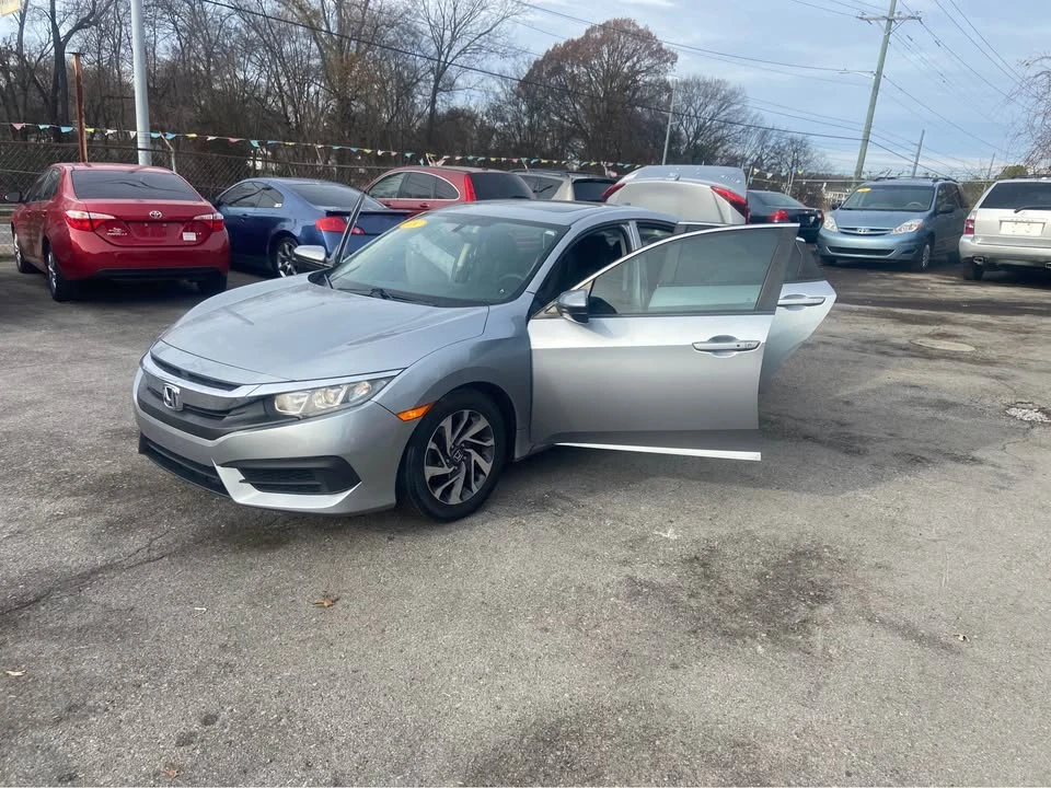 2018 Honda Civic 10th Gen - Image 10 of 19