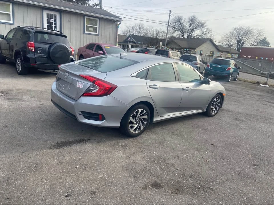 2018 Honda Civic 10th Gen - Image 9 of 19