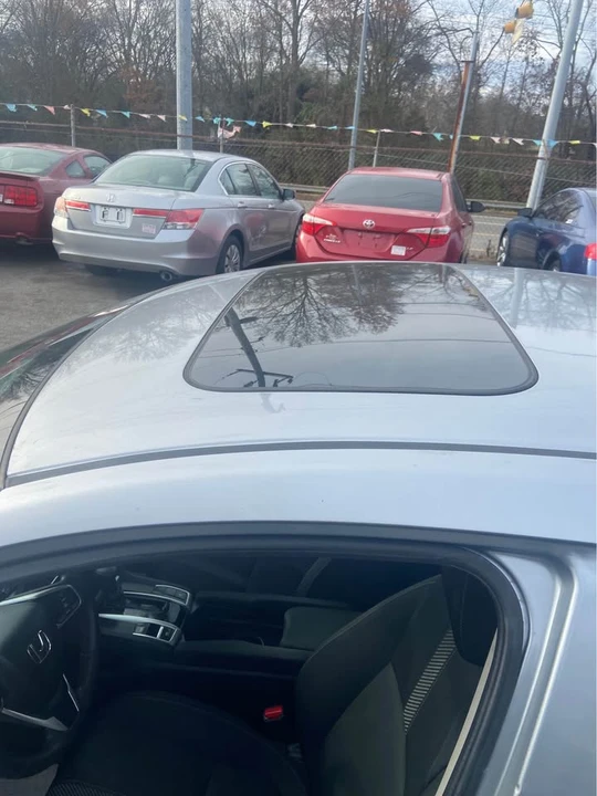 2018 Honda Civic 10th Gen - Image 17 of 19