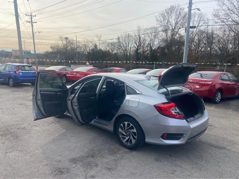 2018 Honda Civic 10th Gen - Image 3 of 19