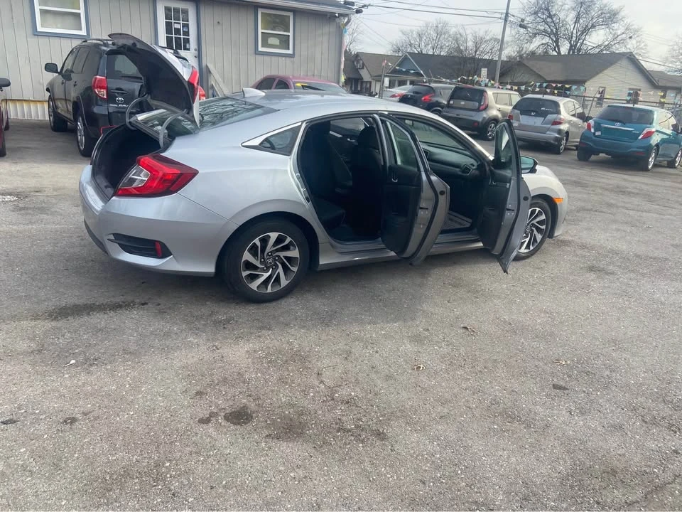 2018 Honda Civic 10th Gen - Image 12 of 19