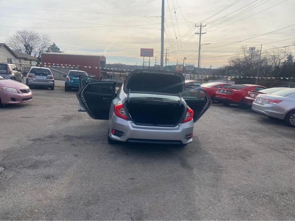 2018 Honda Civic 10th Gen - Image 2 of 19